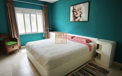 A beautiful semi-detached house with lovely sea views in Sierra Altea Golf.
